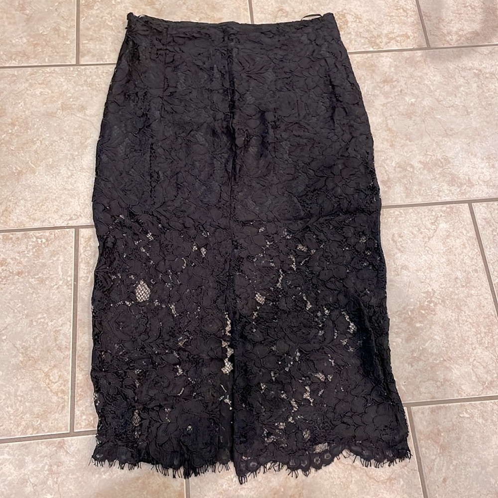 Black lace midi skirt, side zipper, size medium - Picture 3 of 3